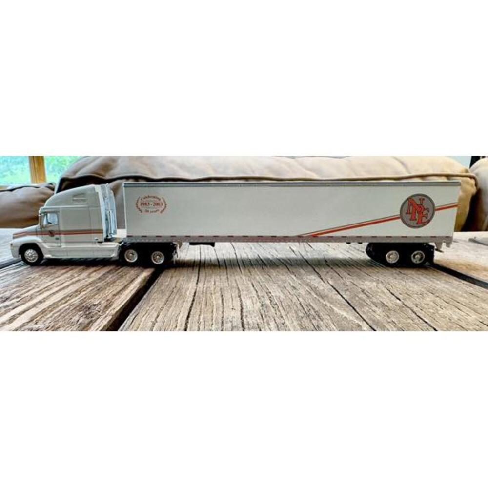Liberty Classics Freightliner Century Sleeper Cab w/ 53' Trailer - NPE - 1:64